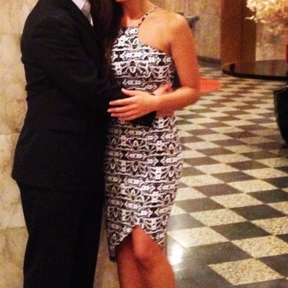 Express asymmetrical bodycon dress - Picture 2 of 5